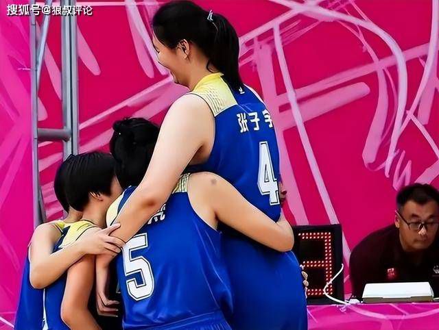 美女被日